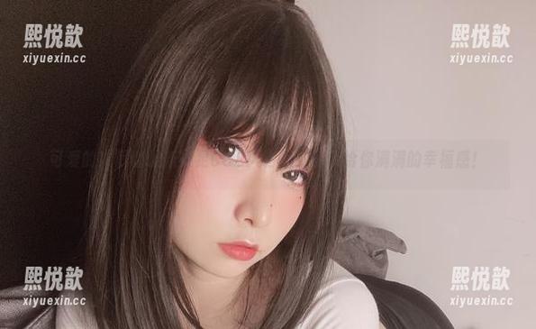 可爱的次屁啦最新裸足COS风格写真，带给你满满的幸福感！