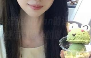 爱蜜社 – 走进Luvian的连衣裙图集，感受定制设计的时尚魅力