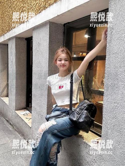 爱蜜社 - “乐乐Mango空姐”在线写真大片，图片串联成我的飞行梦想与精彩生活