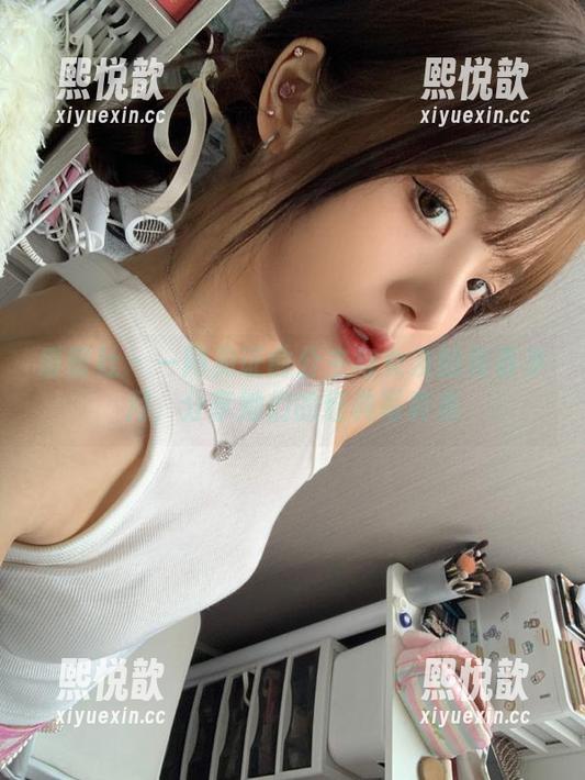 爱蜜社 - 一同见证俞公主与女友的青春岁月，分享她们的经典写真集