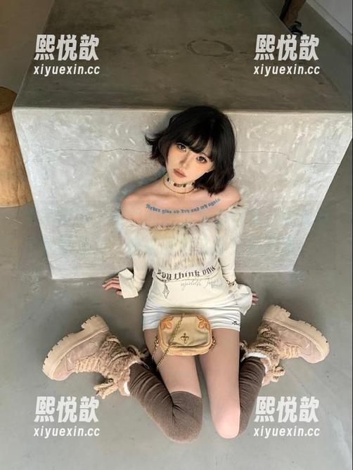物恋传媒 - 小竹的高清写真合集，展现孤独的总和，快来围观这份另类美感！