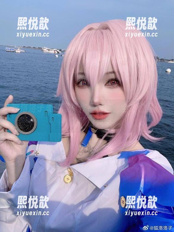 狐洛洛子美腿写真作品精选，全方位呈现她的靓丽风采