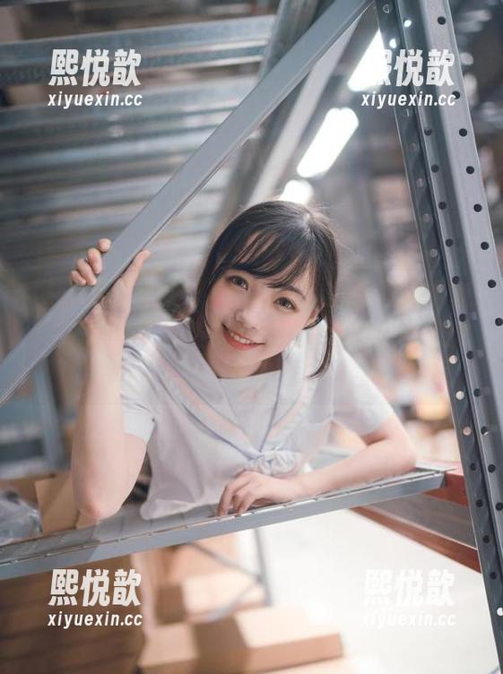 微密圈 - 满满惊喜，猪饲料最新套装来袭！赶紧下载免费套图，成为她的忠实粉丝吧！
