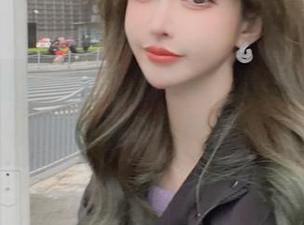 王羽杉全新美足作品发布，最新写真展现独特风采与魅力！