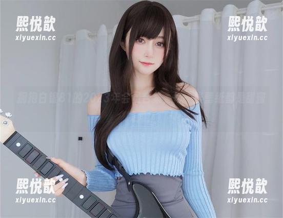 拥抱白银81的2023年会员合集，每一张壁纸都是甜蜜瞬间！