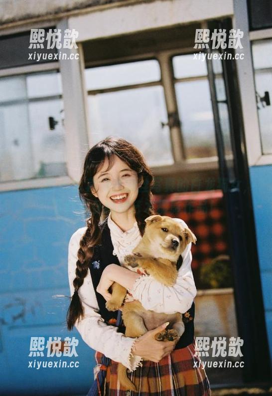 微密圈 - 全套油光黑丝写真的白龙猫女，下载享受绝妙艺术摄影作品！