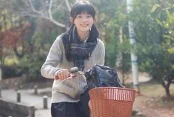 微密圈 – 白龙猫女的珠光袜艺术：探索动人原图背后的故事与灵感来源