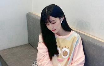 微密圈 – 一窥白龙猫女私房图包，红底极光下的美丽秘境等你发现！