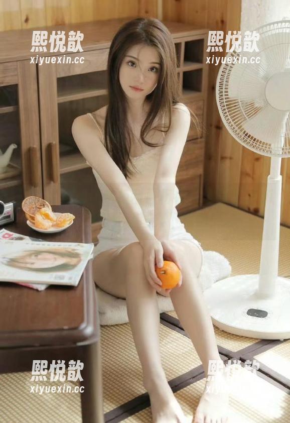 秀人网 - 想让老板刮目相看？来看看77qiqi的职业装图集下载吧！
