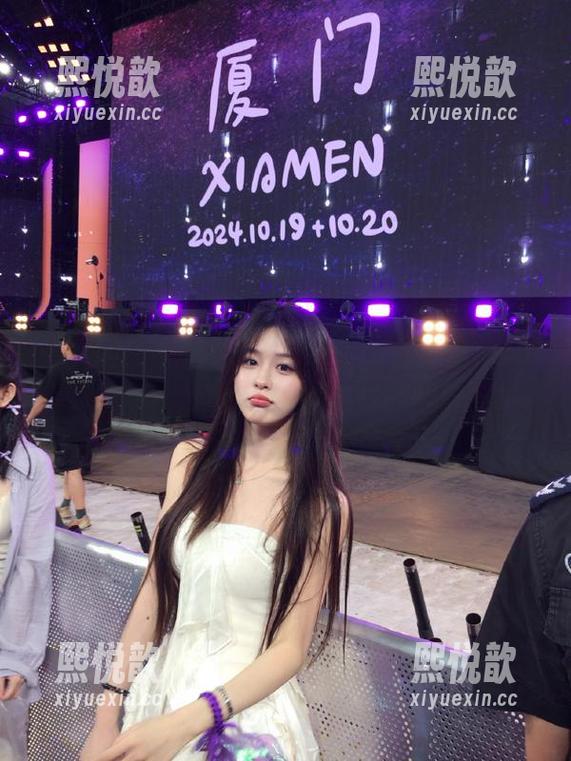 秀人网-Egg-尤妮丝Egg 秀人网 - 无鞋无烦恼,Egg-尤妮丝Egg裸足写真原图里藏着怎样的故事?