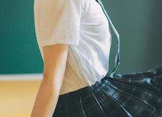 秀人网 – Elise谭晓彤短裙图册重磅来袭，快来免费获取她的绝美写真