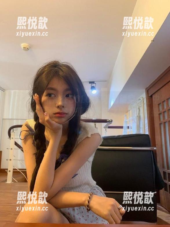 秀人网-SOLO-尹菲 秀人网 - 沉浸在SOLO-尹菲的镂空作品中,观看原图,多维度感受随之而来的震撼!