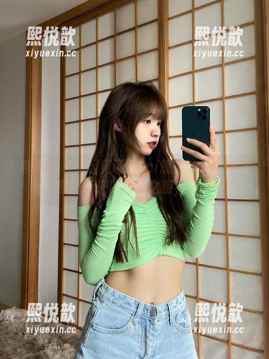 秀人网 - 一起见证Yomi悠蜜的皮衣魅力，私拍原图带来的时尚之旅，快来围观！