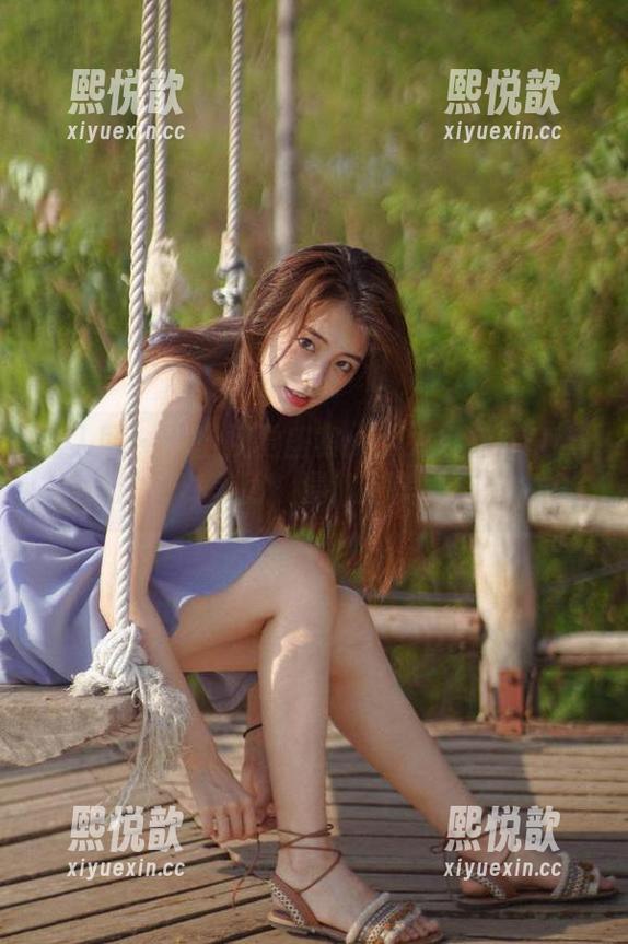 秀人网 - 开启视觉盛宴：于大小姐AYU与妹妹的写真美图，浸润在美丽与艺术中