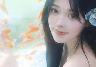 秀人网 – 从伊一Moon的校服原图中寻找青春的影子，分享那些纯真的岁月！