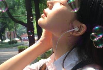 秀人网 – 优酱皮衣专题图册：欣赏原图中流淌的个性与风格