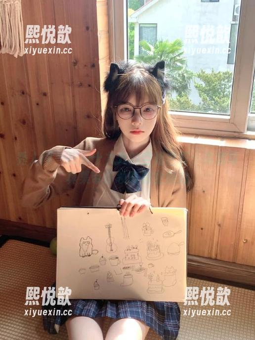 秀人网 - 探索十九九的空姐世界：高清写真集带你领略职业魅力