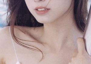 秀人网 – 卓芷伊EricA高清裸足图册：把普通鞋子统统甩在一边，直播她的脚趾时尚之旅！