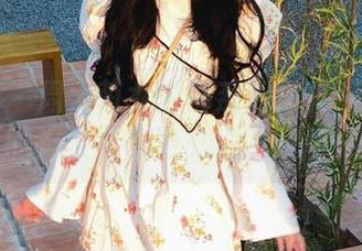 秀人网 – 周大萌女教师系列写真：原图中的温柔与智慧交汇的瞬间！