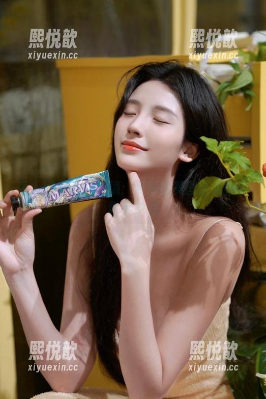 秀人网 - 校园梦境：夏旖诺美图合集畅游青春岁月