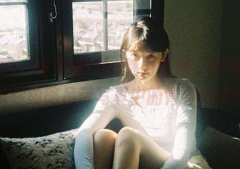 秀人网 – 夏沫沫tifa魅力四射，高清美图带你领略吊带写真中的青春风采！
