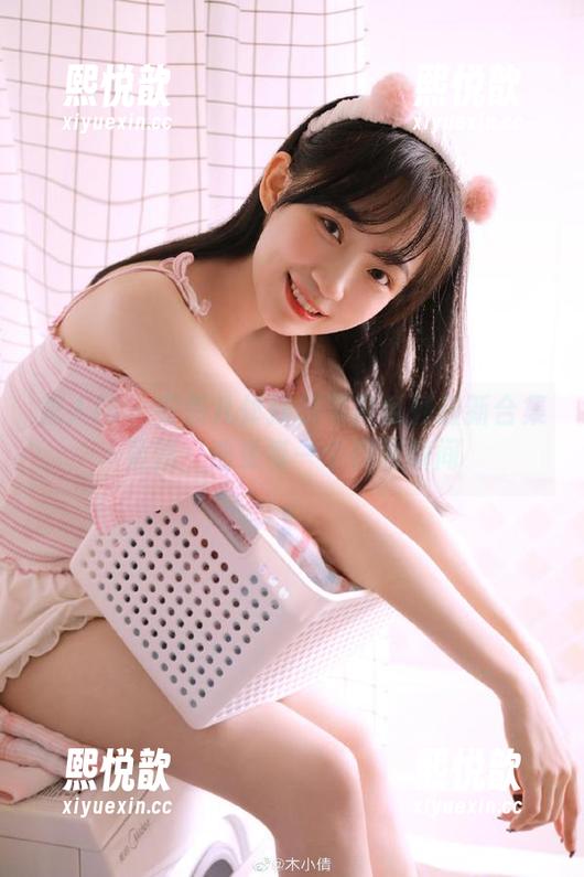 秀人网-安然儿 秀人网 - 安然儿体操服写真系列最新合集更新,感受每一个优雅瞬间