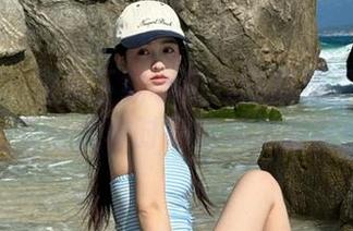 秀人网 – 快来下载小爪几的短裙写真合集，享受优雅时尚的视觉盛宴！
