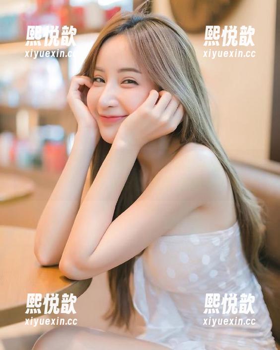 秀人网 - 张美荧与白色的完美邂逅：一组让人心醉的美图合集