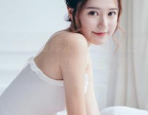秀人网 – 最新图库汇集抖娘利世的美腿写真，展现时尚与优雅