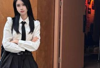 秀人网 – 月酱儿兔女郎写真最新原图，甜美与性感的完美结合！