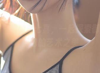 秀人网 – 跟随李七喜，一起探索御姐写真图包的艺术之美