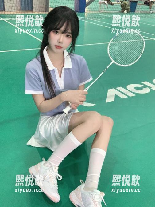 秀人网 - 探索李雅柔182CM的居家范儿：温暖时光下的精美套图作品，感受生活的美好