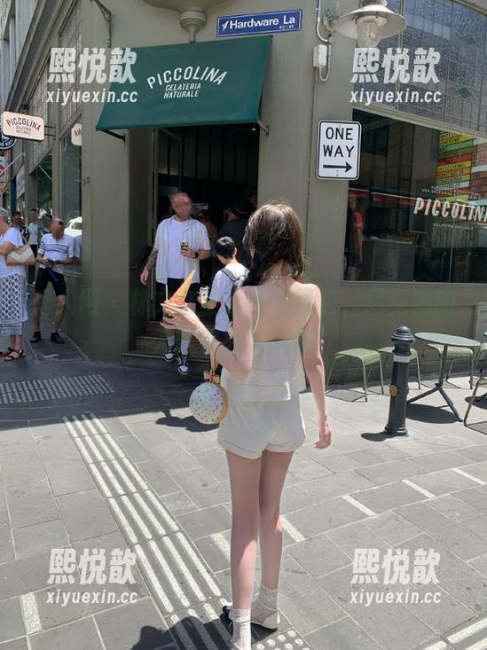 秀人网 - 林文文全套美足图包，尽览她的无限魅力与风情！