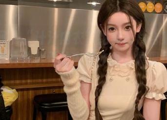 秀人网 – “汁汁内衣”绝美图片合集：收录她最具代表性的内衣作品，展现非凡魅力