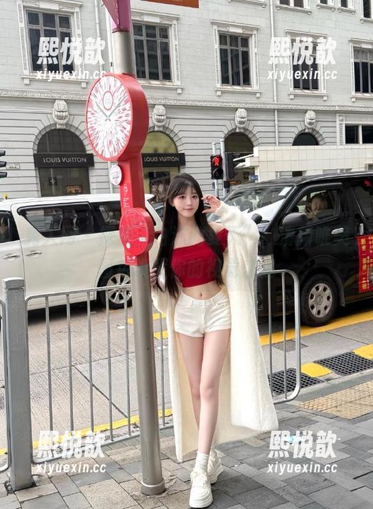 秀人网 - 探索“白沫的夏天”，清新唯美图包唤醒你的视觉盛宴