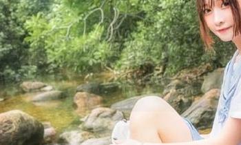 秀人网 – 程程程的厦门旅拍写真集暖心上线，快来下载一同分享快乐吧！