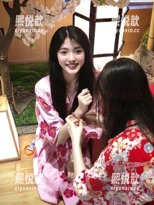 秀人网-糯美子Mini 秀人网 - 糯美子Mini梦幻礼服的温暖图片,免费让你感受甜蜜气息!