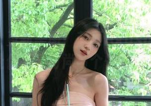秀人网 – 更新美图！蓝夏Akasha眼镜合集，让你感受时尚与个性的完美融合
