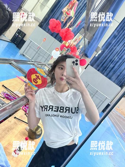 秀人网 - 探索谢小蒽女神的全套写真，捕捉每一个动人的瞬间！