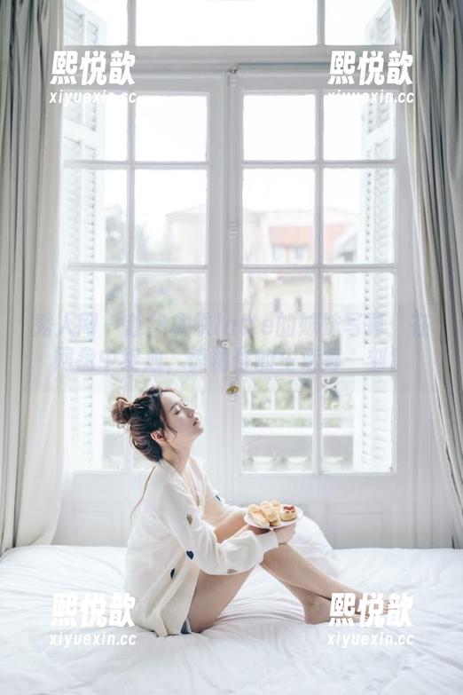 秀人网 - 趁热拿铁latte的妹妹写真：在网盘中绽放，惊艳你的生活每一刻！