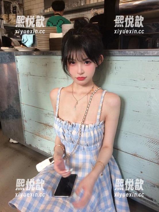 秀人网 - 免费欣赏软软Roro的居家写真图集，捕捉生活的点滴美好