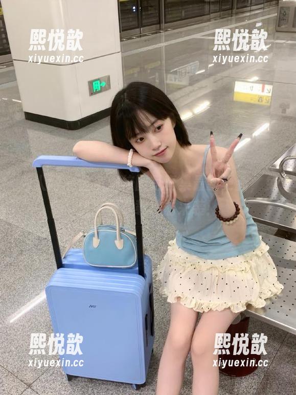 秀人网 - 金多娜校园写真集最新更新，免费原图下载神器来袭！