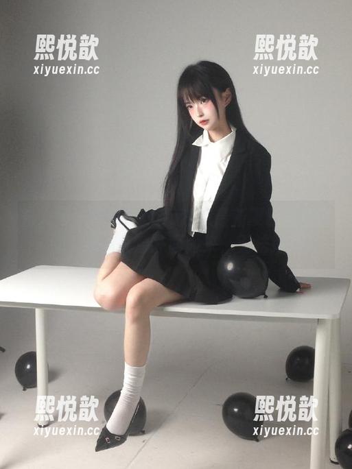秀人网 - 阿乖Kiddo独家最新夏日写真套图，清新气息扑面而来，无法抵挡