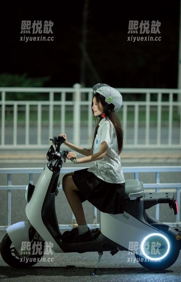 秀人网 - 陈梵妮Fanny：无圣光比基尼美图，展现极致自信与魅惑