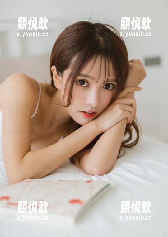 秀人网 - 瓶颈与灵感——麦田裤里丝图包的艺术探索与创意故事