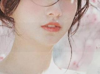 秀人网 – 观看黄婧GIGI的图包:透明的美学与情感交融