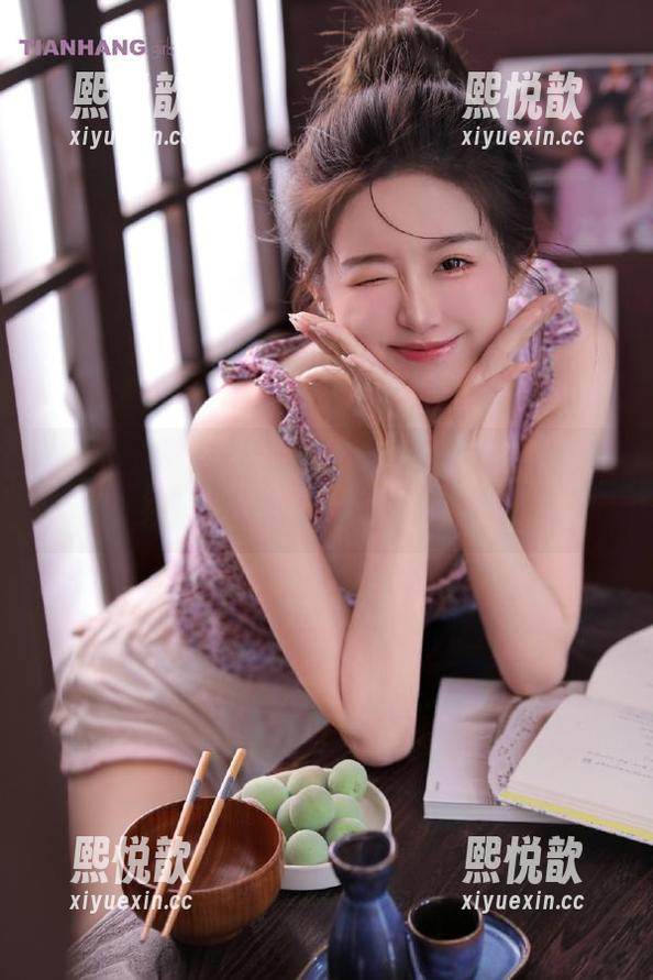 紧急企划 - 免费享受小恩的校服写真图包，共同感受校园的温暖与美好！