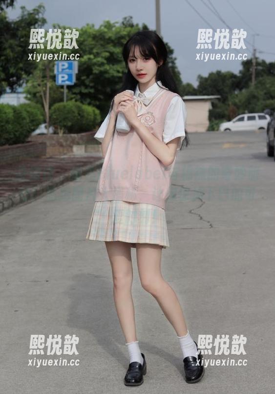 美媛馆-妮儿Bluelabel 美媛馆 - 妮儿Bluelabel与棉袜的奇妙旅行:私拍图片大揭秘,让你惊掉下巴的可爱时刻!
