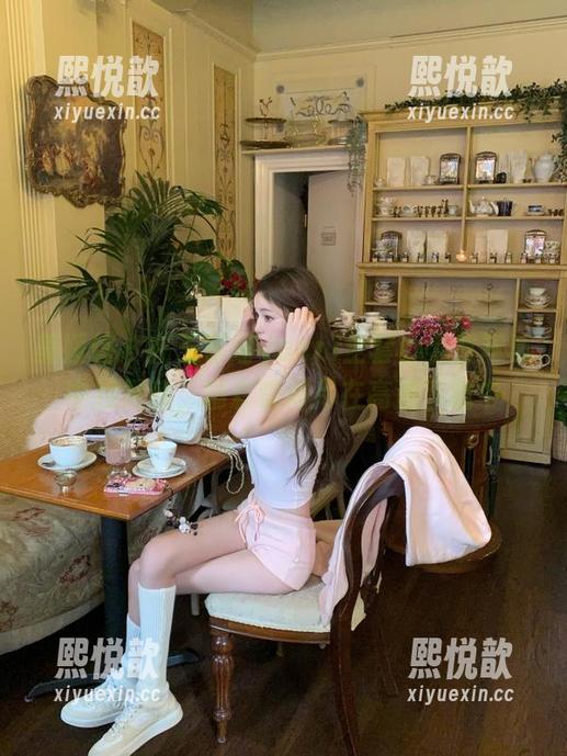 美媛馆-王馨瑶yanni 美媛馆 - 在王馨瑶yanni全套办公室写真中找灵感,精彩瞬间尽在高清下载中