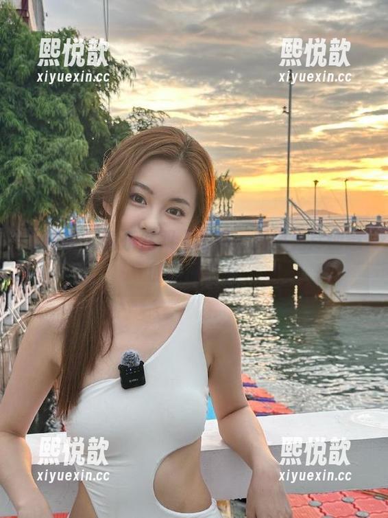 美媛馆-黄乐然 美媛馆 - 黄乐然双人写真,展现无尽创意的华丽图片